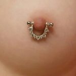 piercing pezón horizontal